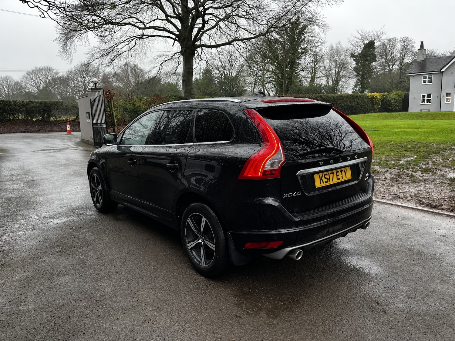 Used Volvo XC60 2017 for sale - 77453428: Photo 3