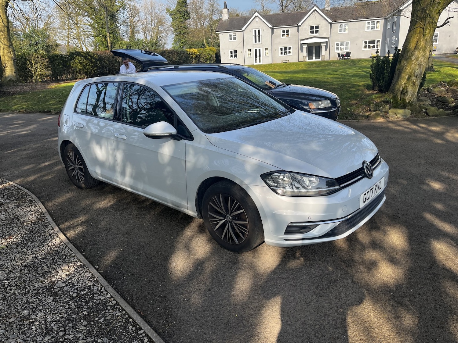 Used Volkswagen Golf 2017 for sale - 77977008: Photo 2