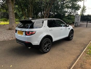 Used Land Rover Discovery Sport 2018 for sale - 75598860: Photo