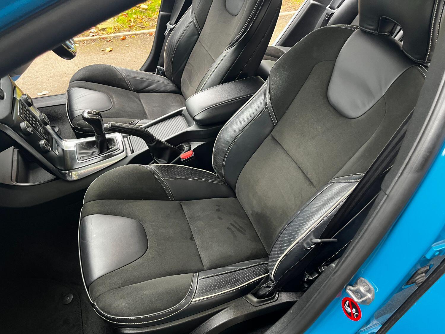 Used Volvo V40 2015 for sale - 76005634: Photo 11