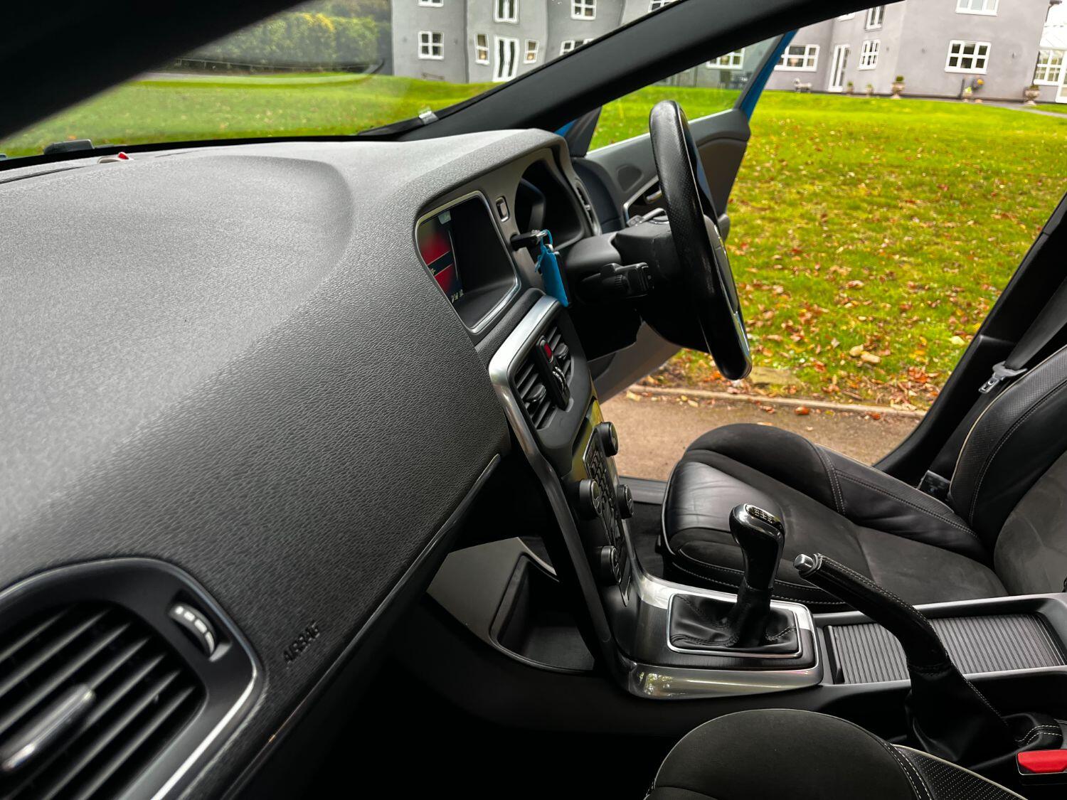 Used Volvo V40 2015 for sale - 76005634: Photo 19
