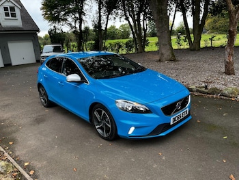 Used Volvo V40 2015 for sale - 76005634: Photo