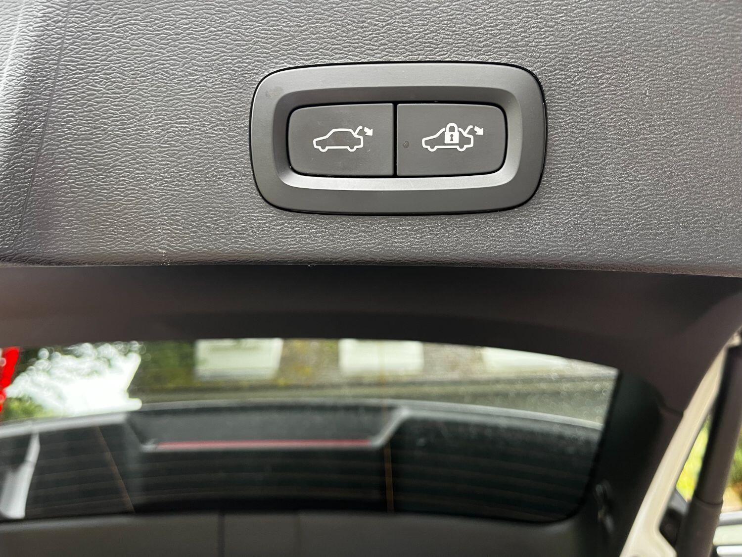 Used Volvo XC40 2018 for sale - 77213393: Photo 40