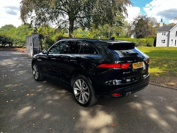 Used Jaguar F-Pace 2017 for sale - 75909231: Photo