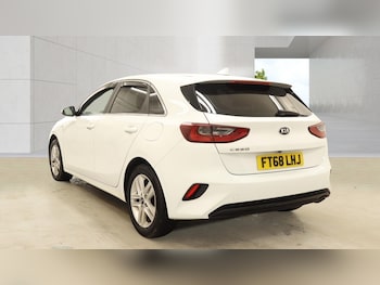 Used Kia Ceed 2018 for sale - 78345875: Photo