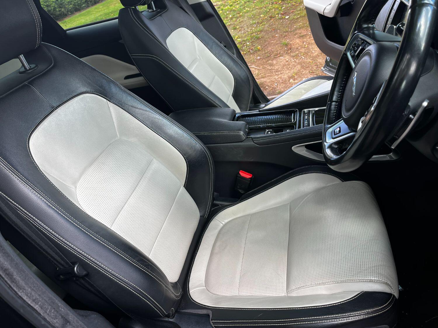 Used Jaguar F-Pace 2017 for sale - 76063828: Photo 11