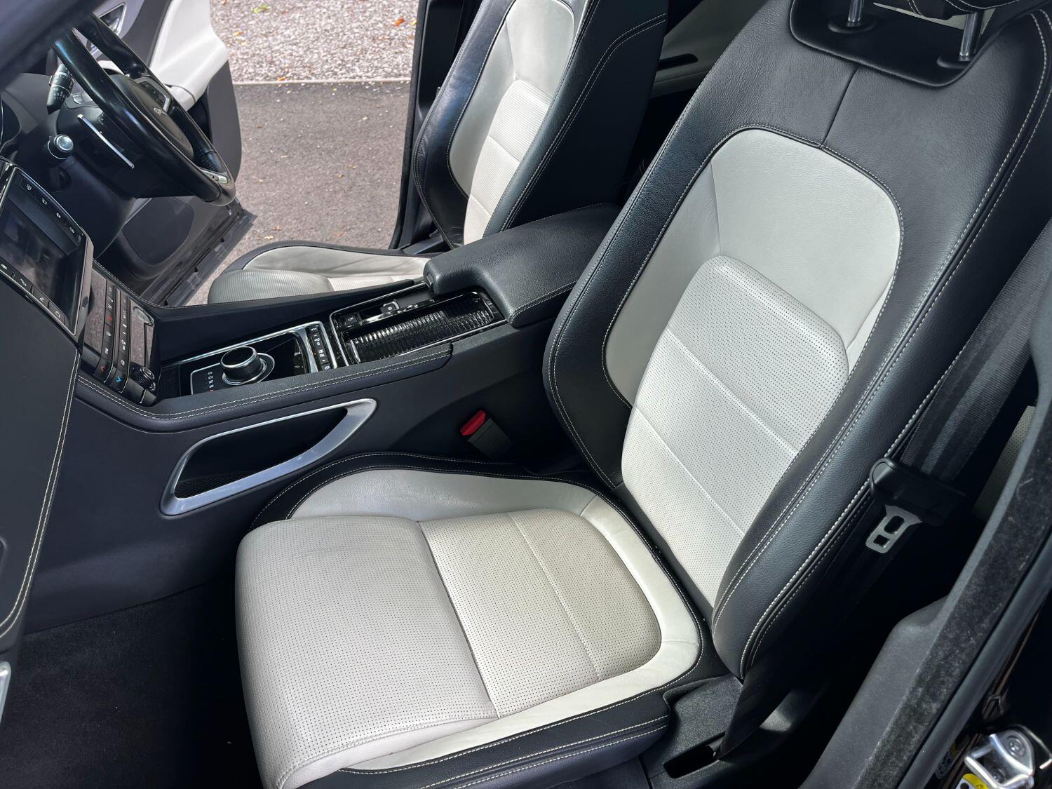 Used Jaguar F-Pace 2017 for sale - 76063828: Photo 13