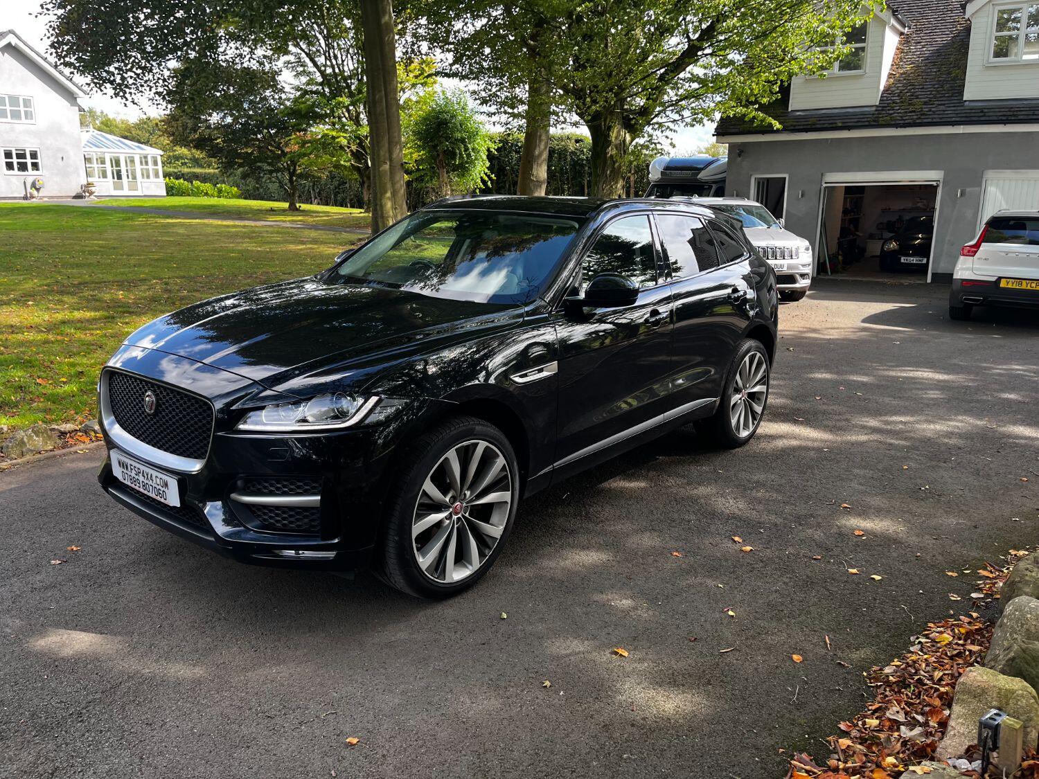 Used Jaguar F-Pace 2017 for sale - 76063828: Photo 2