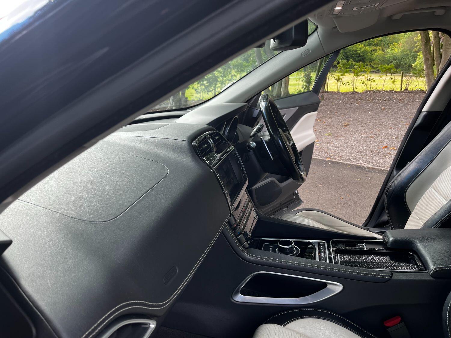 Used Jaguar F-Pace 2017 for sale - 76063828: Photo 22