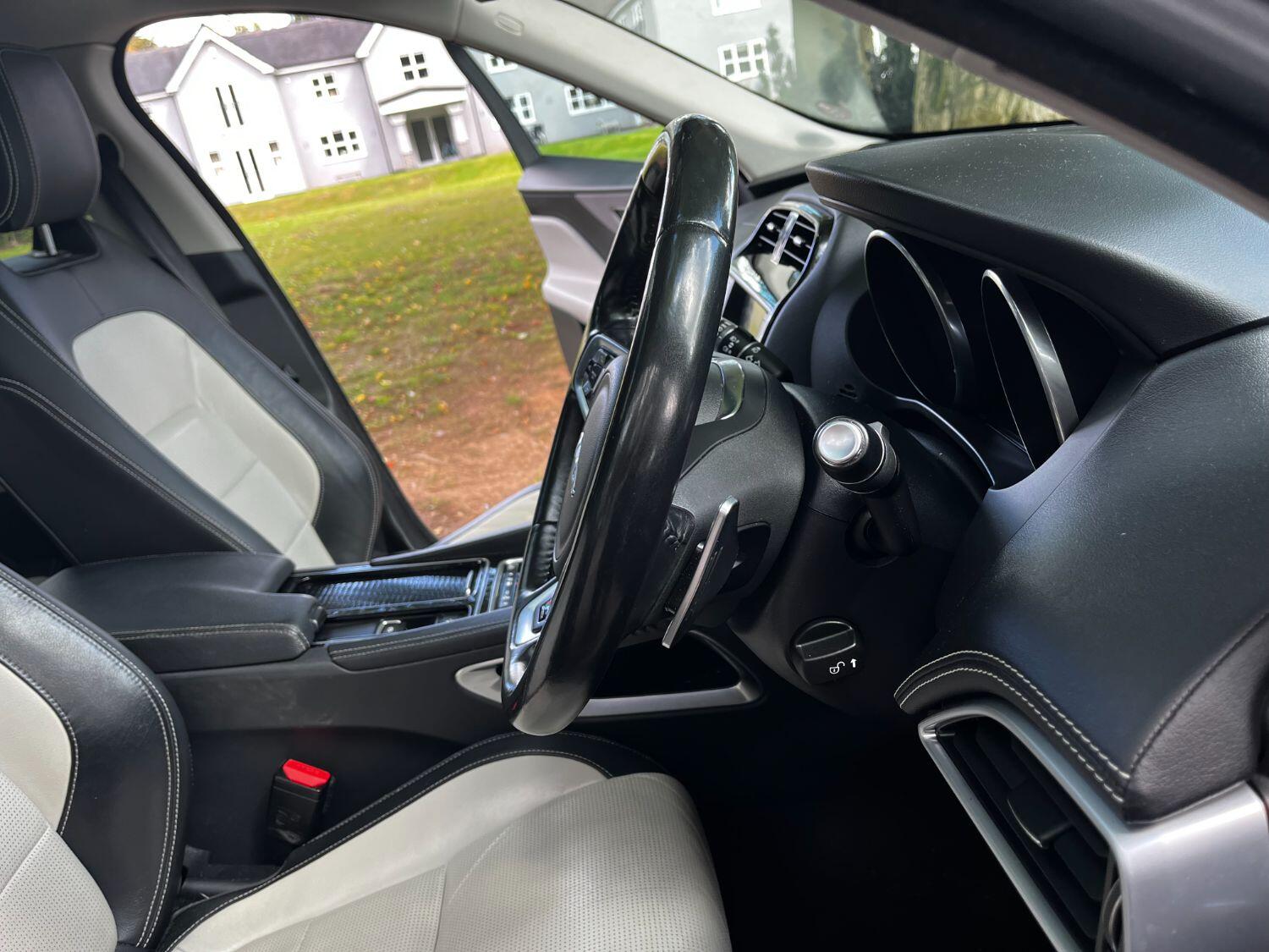 Used Jaguar F-Pace 2017 for sale - 76063828: Photo 23