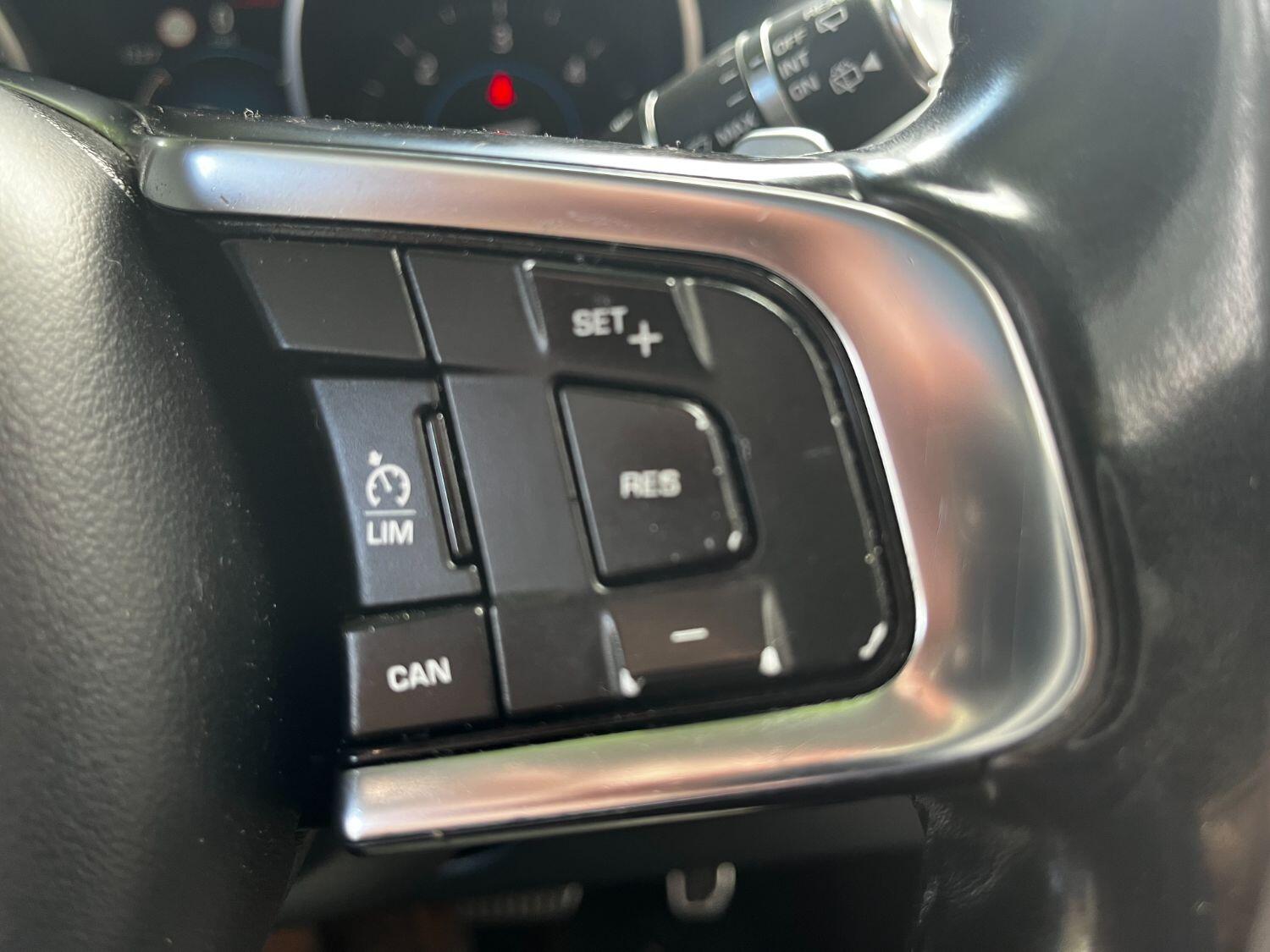 Used Jaguar F-Pace 2017 for sale - 76063828: Photo 26
