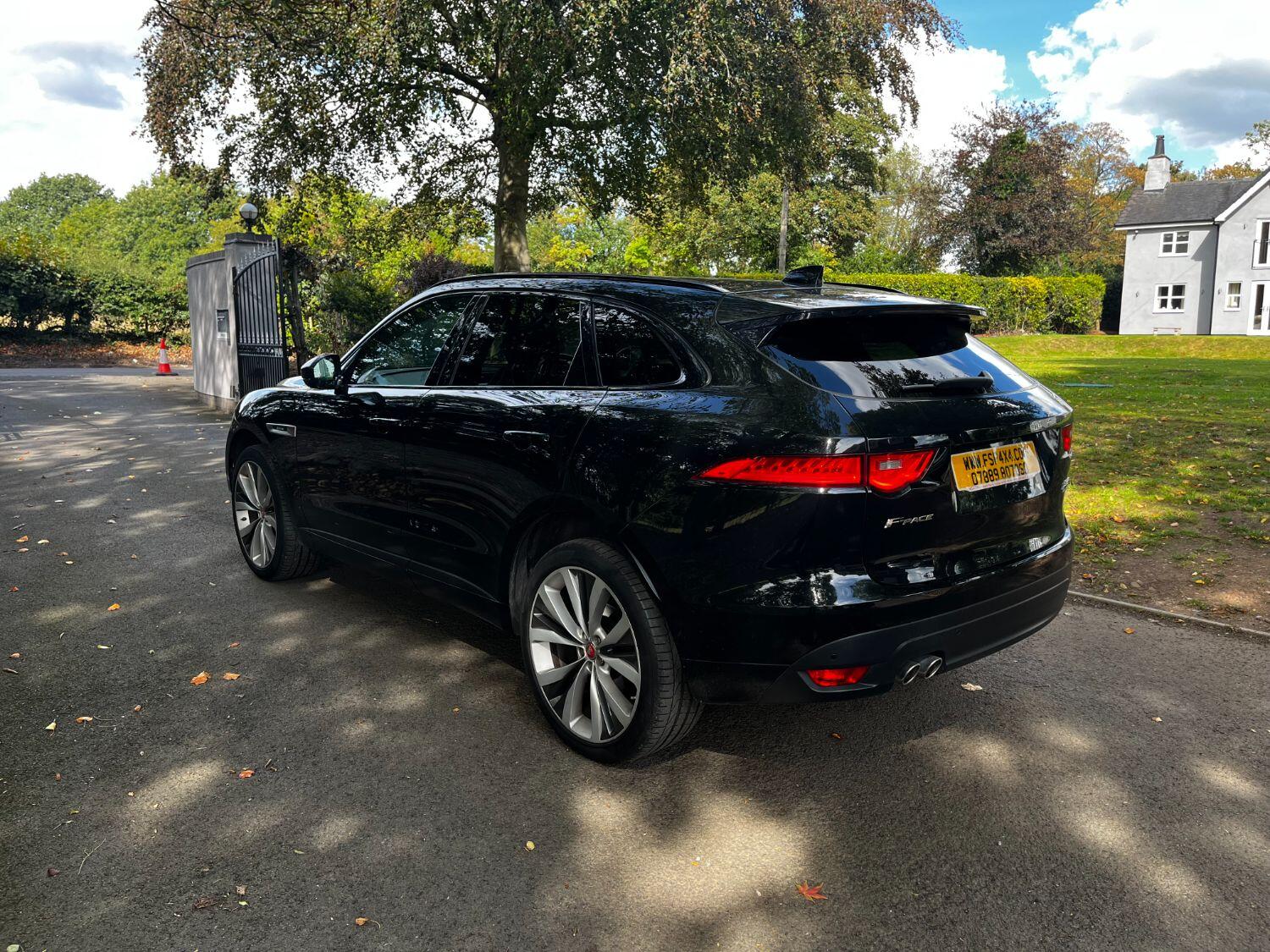 Used Jaguar F-Pace 2017 for sale - 76063828: Photo 3
