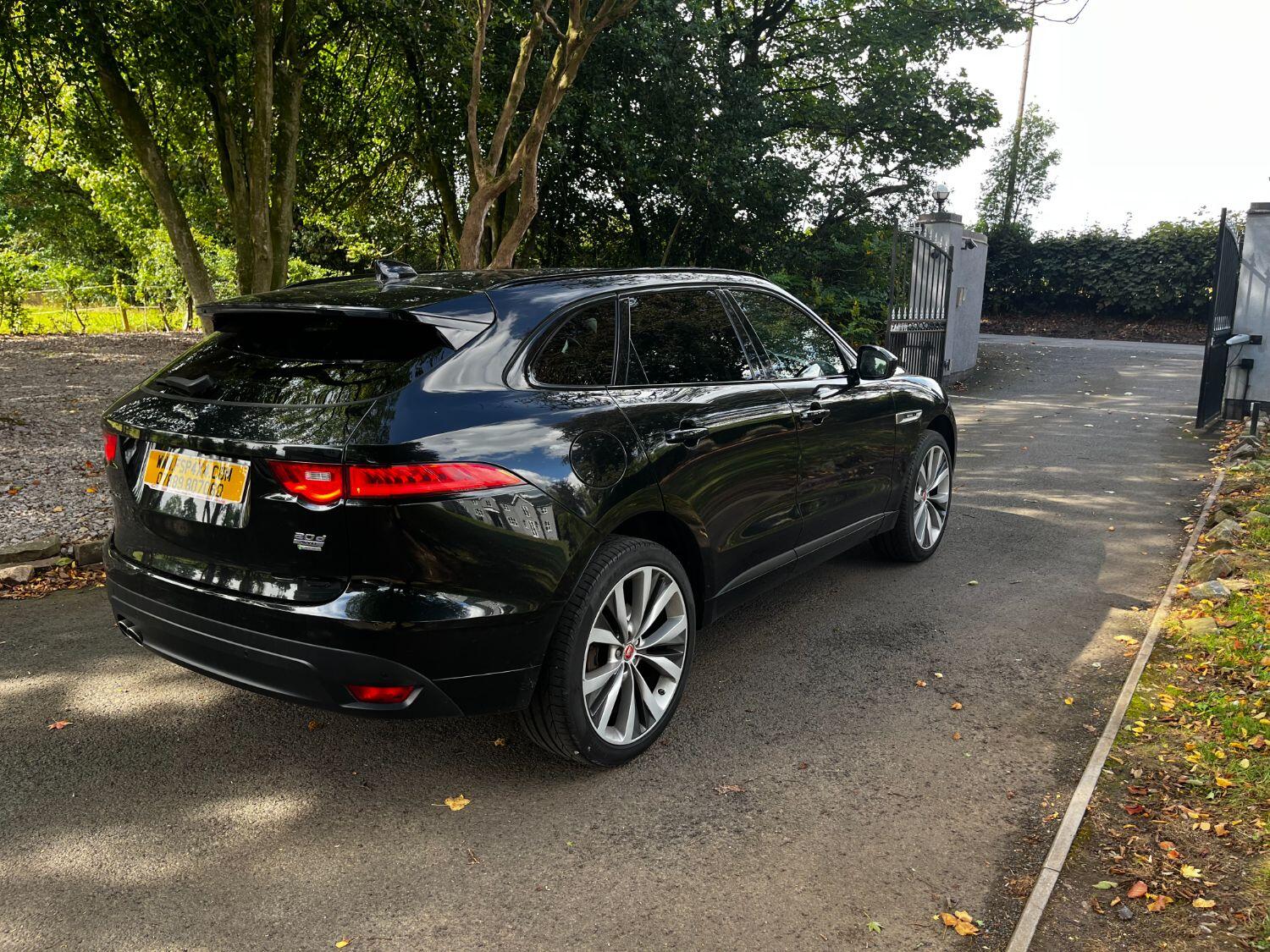 Used Jaguar F-Pace 2017 for sale - 76063828: Photo 4