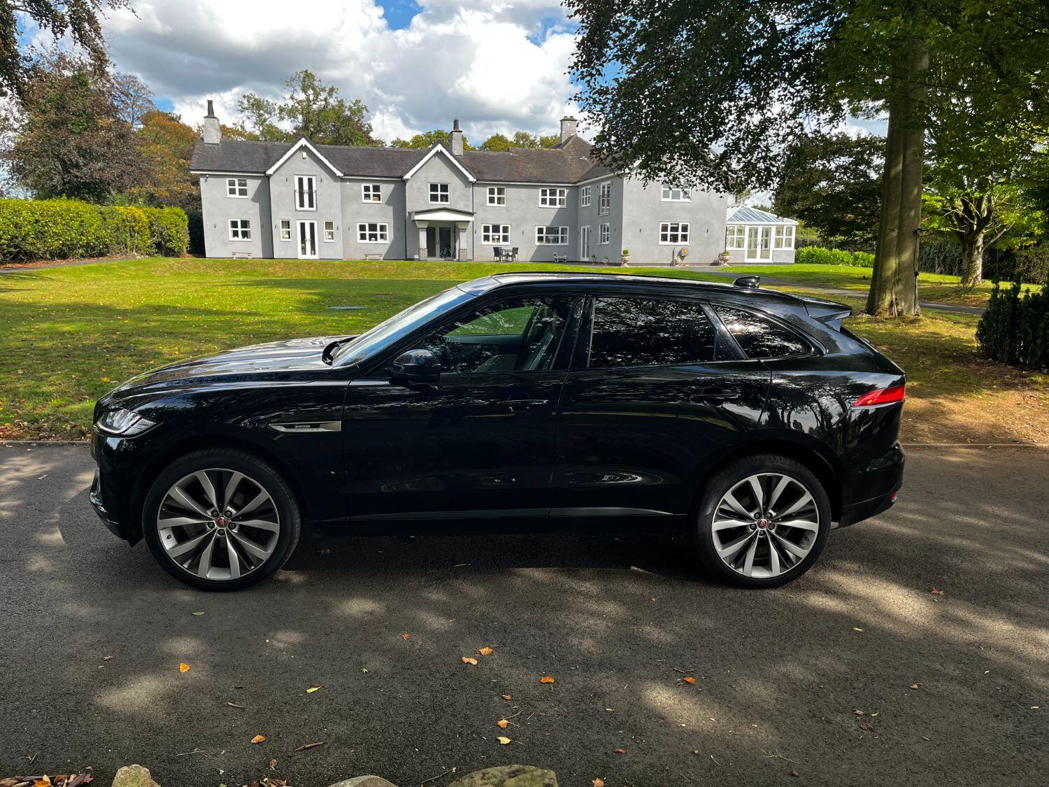 Used Jaguar F-Pace 2017 for sale - 76063828: Photo 5
