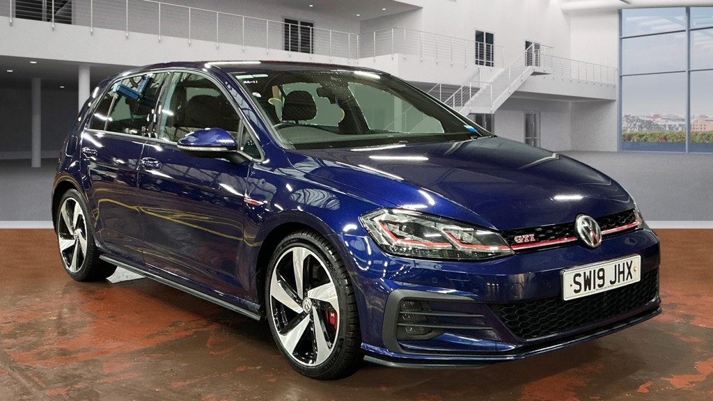 Used Volkswagen Golf 2019 for sale - 76748255: Photo 1