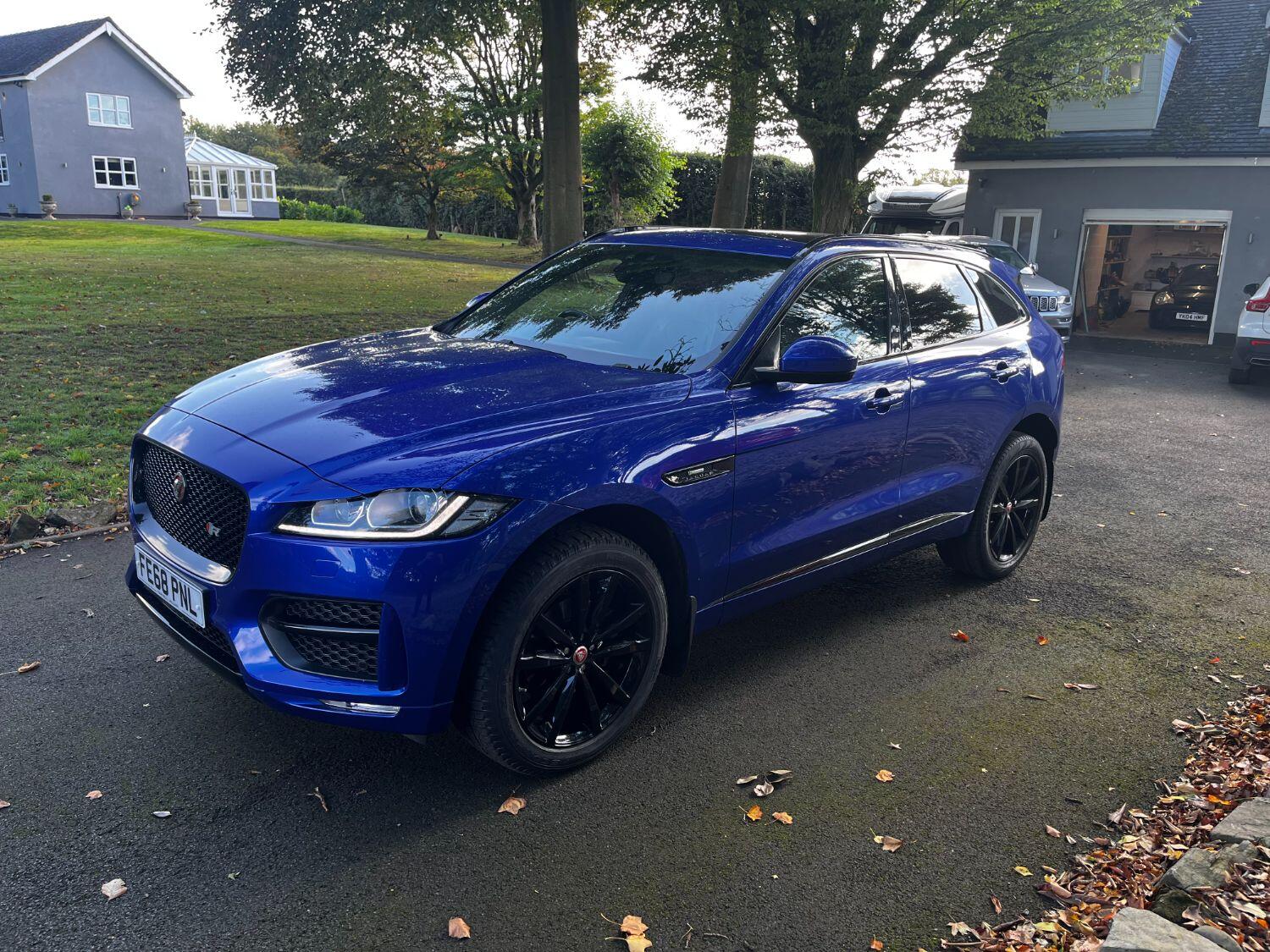 Used Jaguar F-Pace 2018 for sale - 76794638: Photo 2
