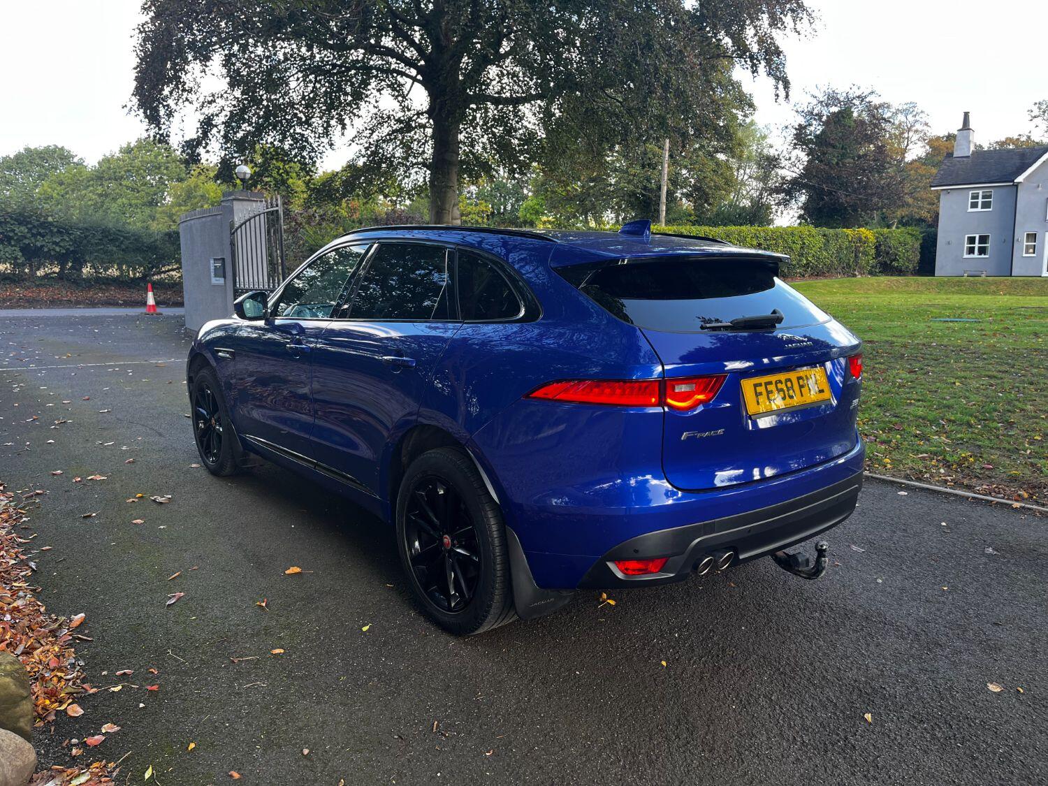 Used Jaguar F-Pace 2018 for sale - 76794638: Photo 3
