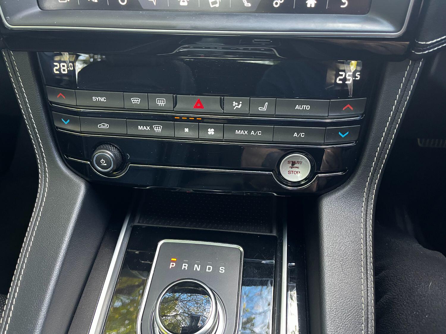 Used Jaguar F-Pace 2018 for sale - 76794638: Photo 34