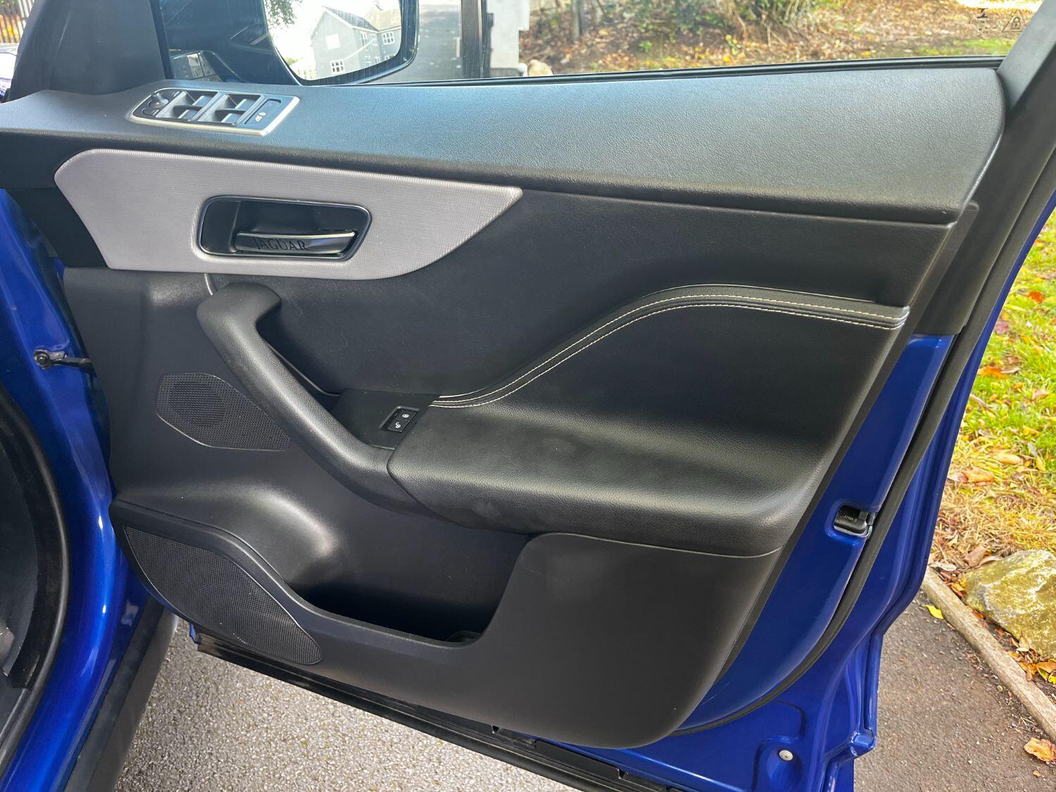 Used Jaguar F-Pace 2018 for sale - 76794638: Photo 36