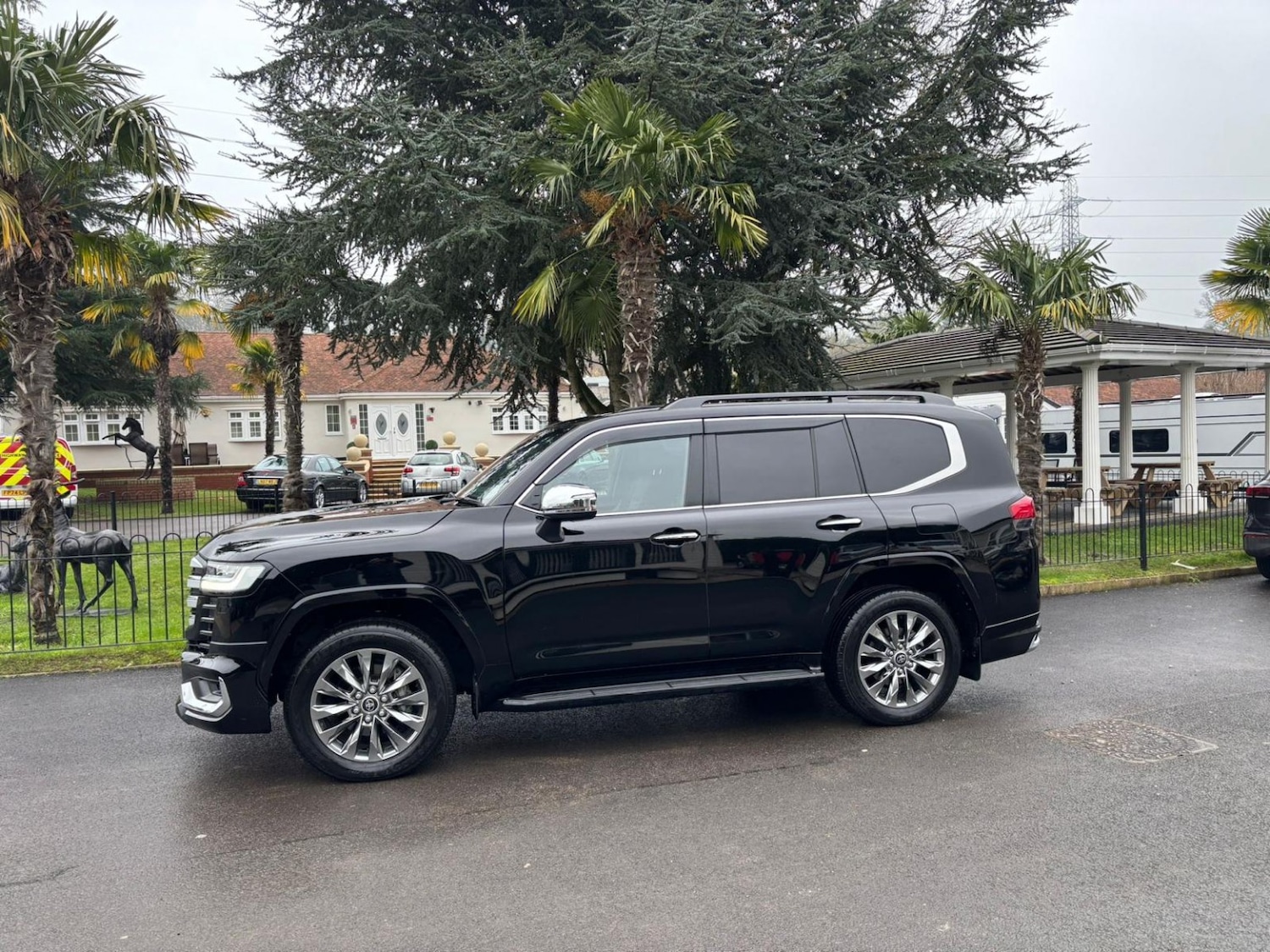 Used Toyota Land Cruiser 2023 for sale - 77251261: Photo 2