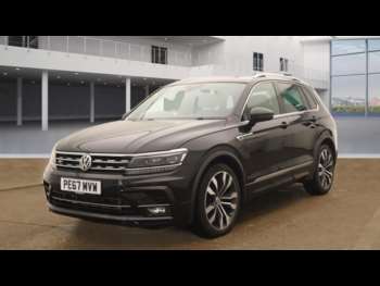 2017 - 2.0 TDI R-Line with pan roof and a fvwsh 5-Door