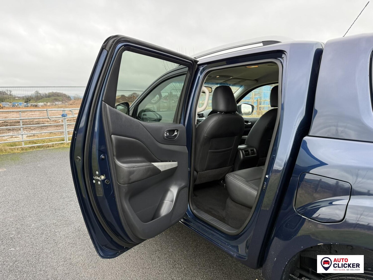 Used Nissan Navara 2017 for sale - 77918188: Photo 41