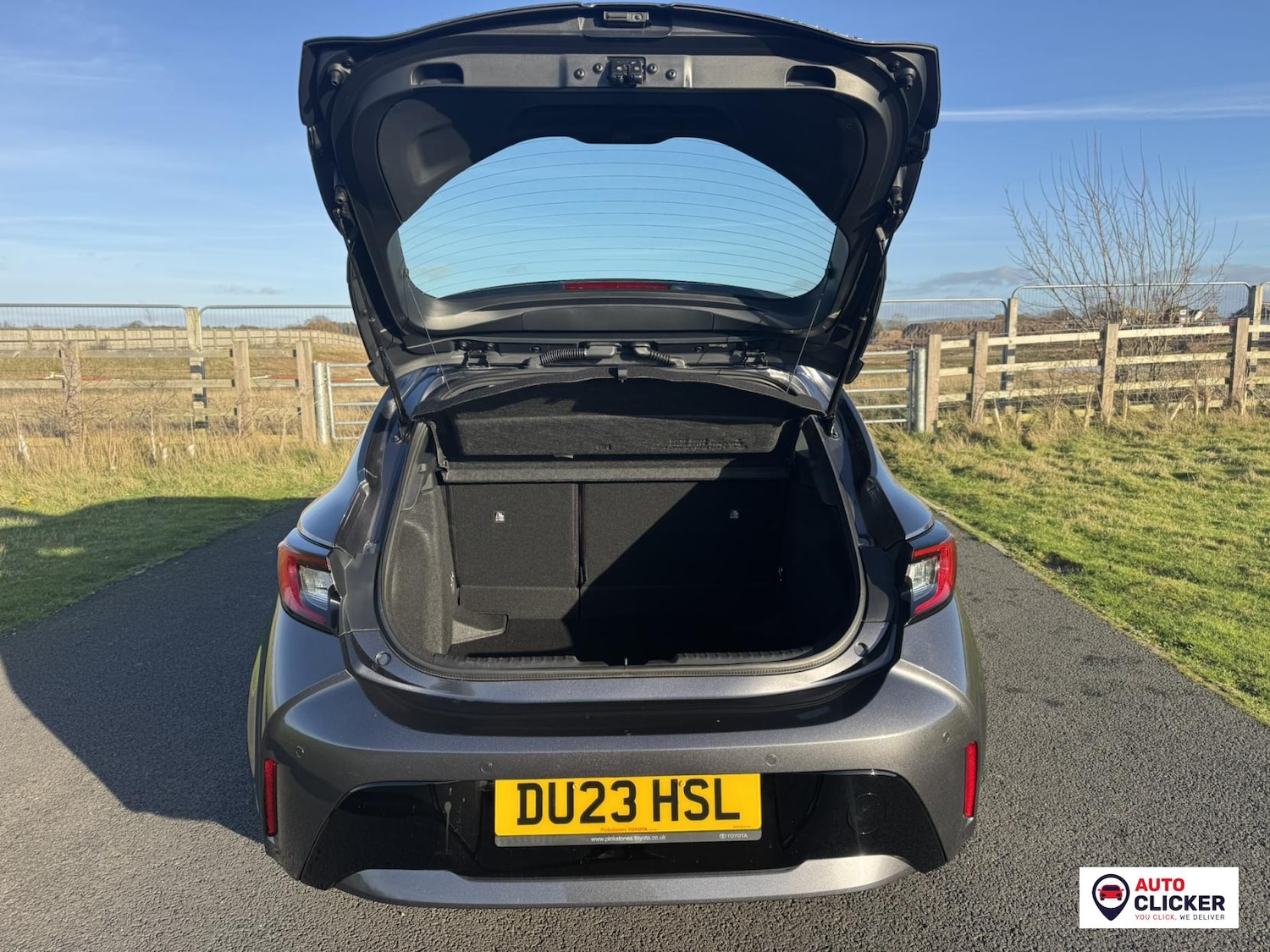 Used Toyota Corolla 2023 for sale - 76304433: Photo 36