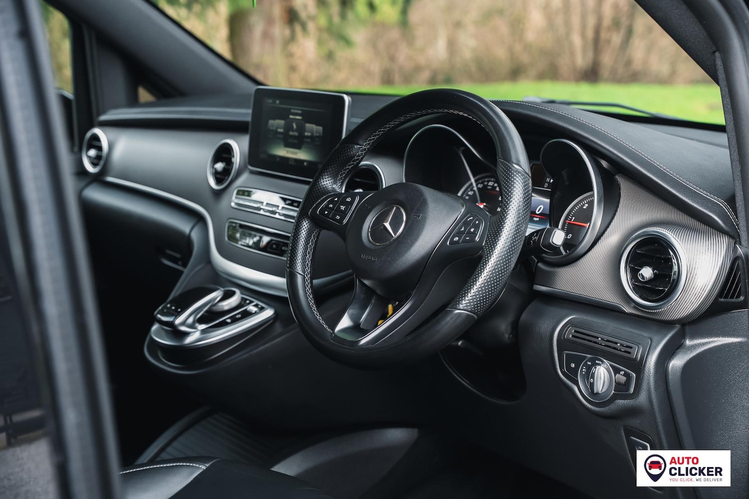 Used Mercedes-Benz V-Class 2018 for sale - 77702870: Photo 18