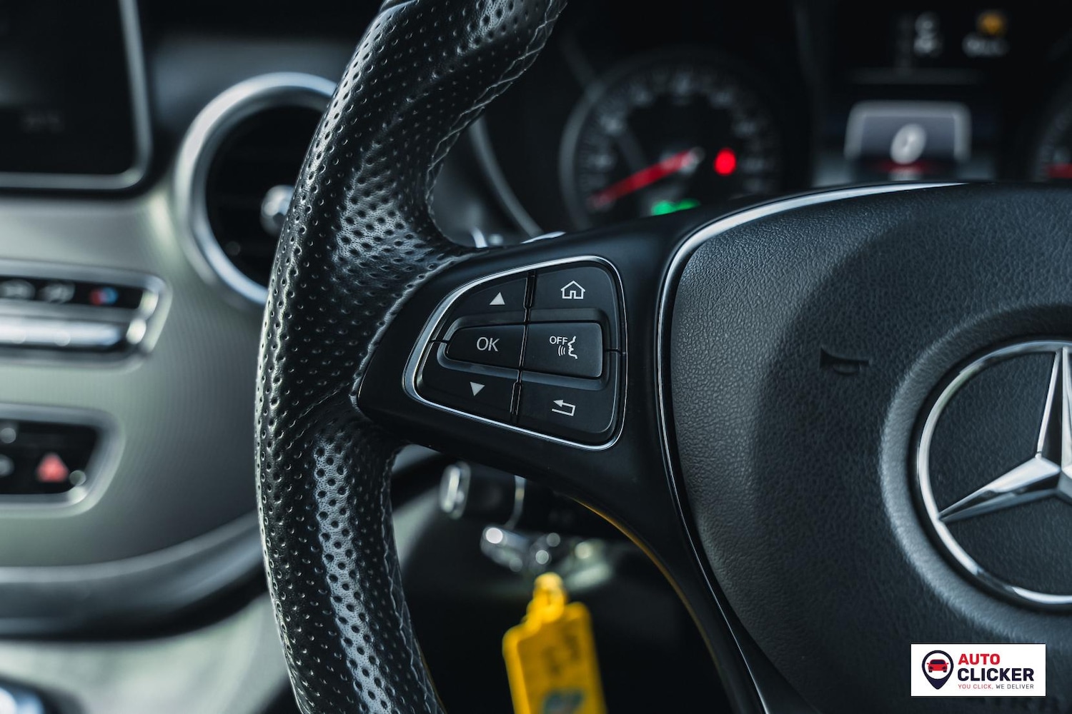 Used Mercedes-Benz V-Class 2018 for sale - 77702870: Photo 44