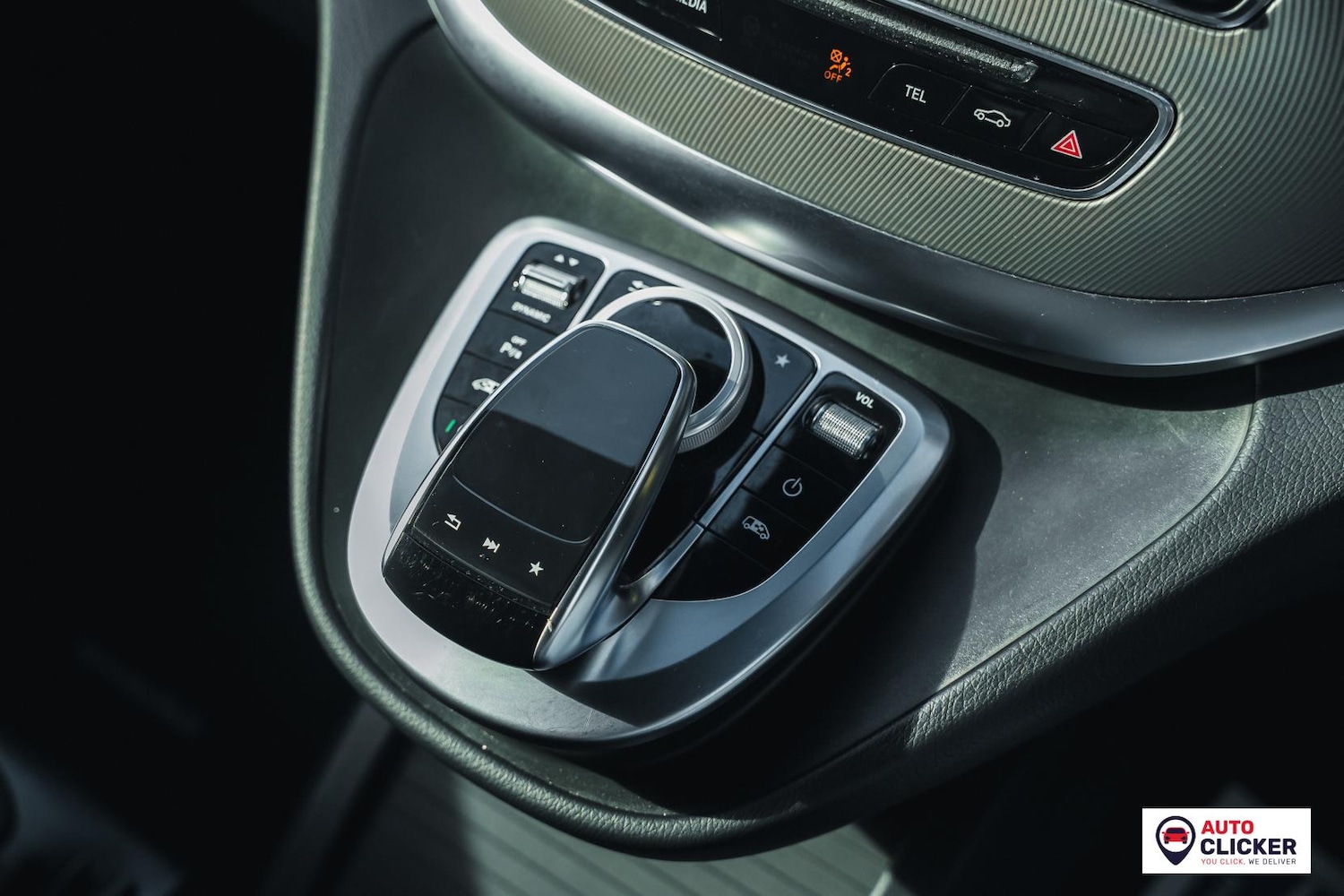 Used Mercedes-Benz V-Class 2018 for sale - 77702870: Photo 46