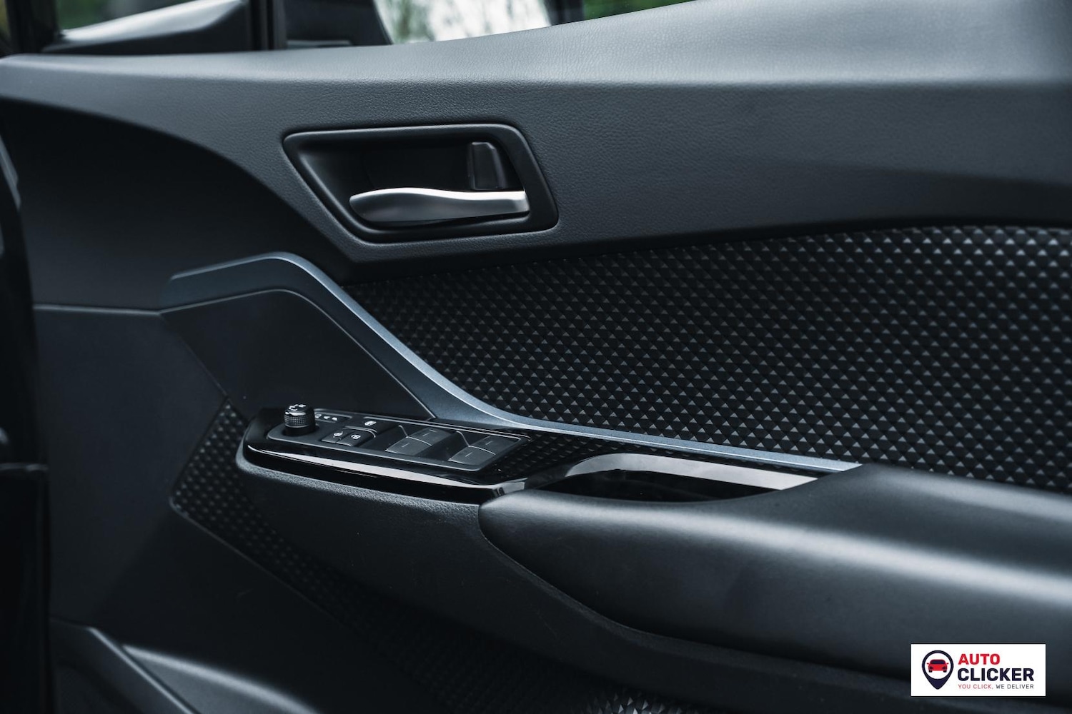 Used Toyota C-HR 2020 for sale - 77819149: Photo 54