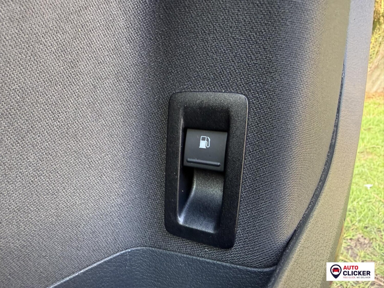 Used Volkswagen Touran 2012 for sale - 77763013: Photo 40