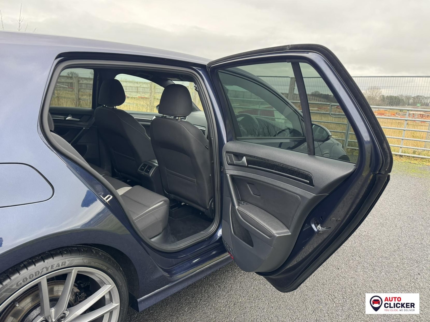 Used Volkswagen Golf 2017 for sale - 77151667: Photo 32