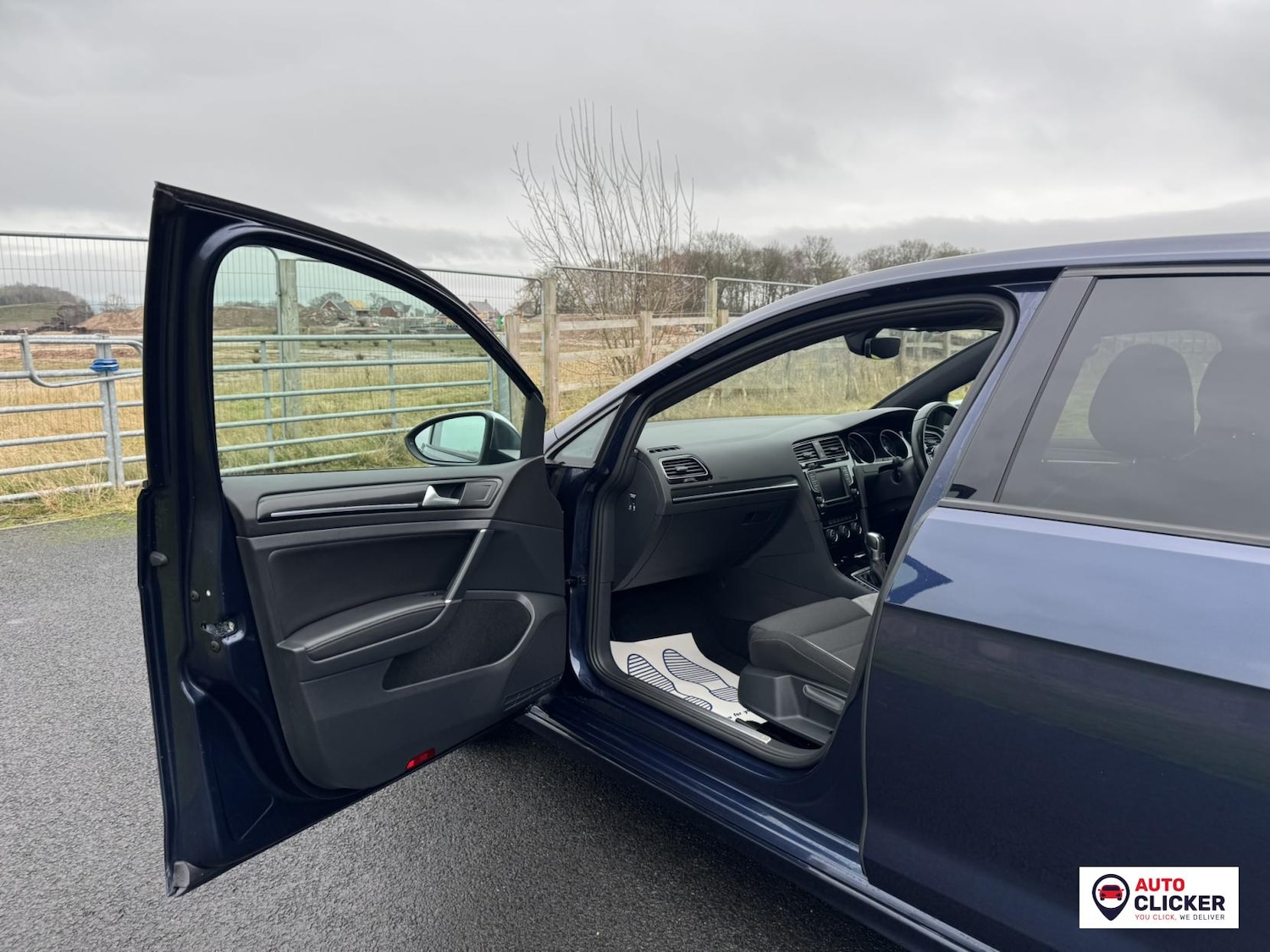 Used Volkswagen Golf 2017 for sale - 77151667: Photo 39