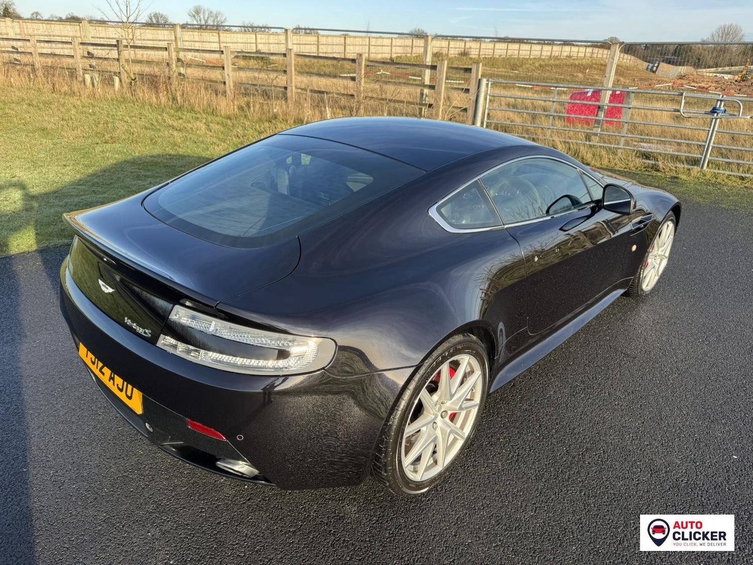 Used Aston Martin Vantage 2012 for sale - 76933414: Photo 24