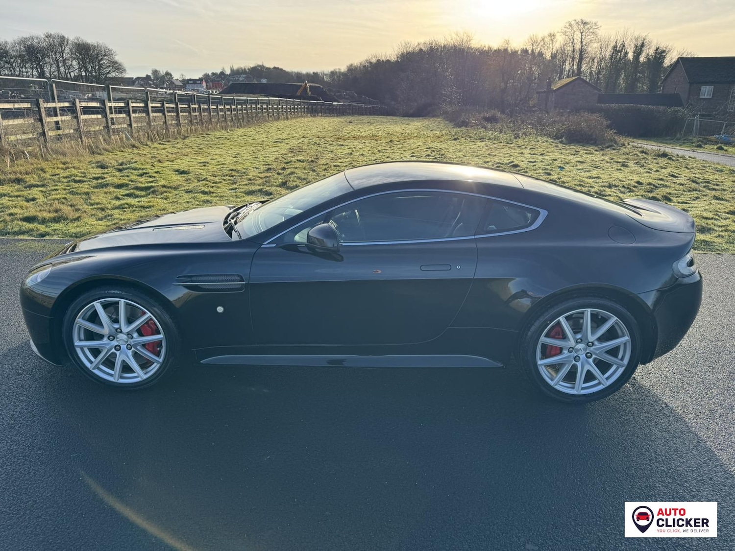 Used Aston Martin Vantage 2012 for sale - 76933414: Photo 27