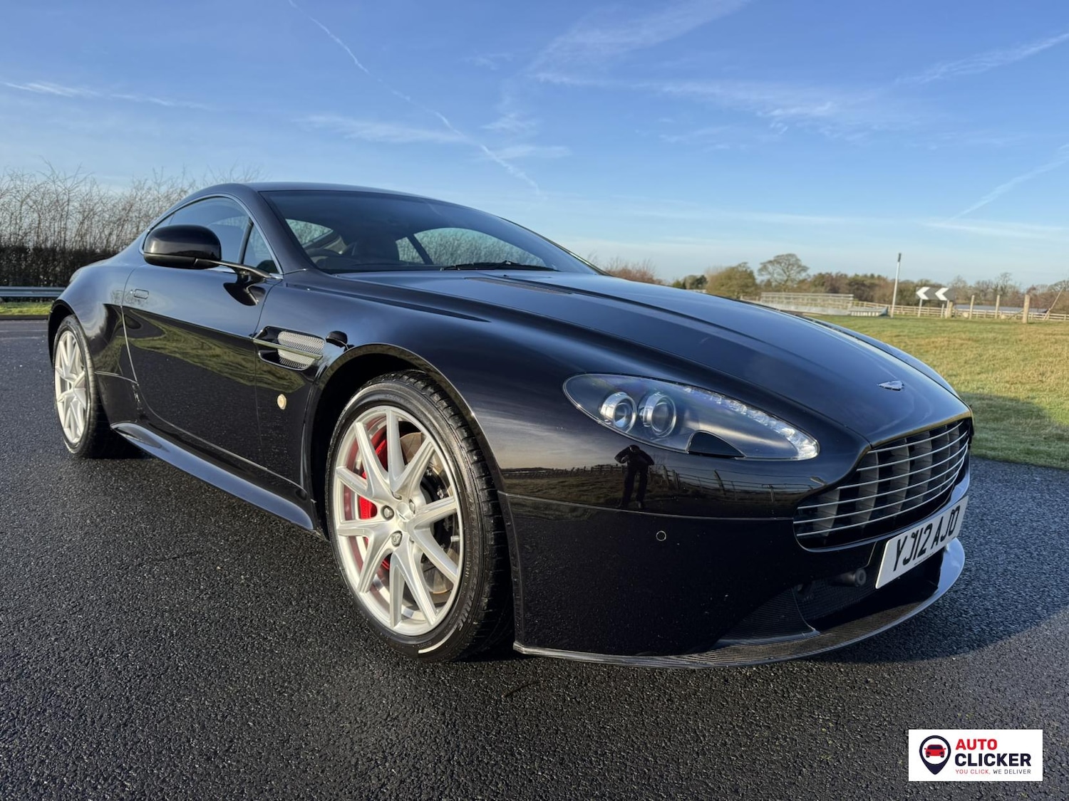 Used Aston Martin Vantage 2012 for sale - 76933414: Photo 3
