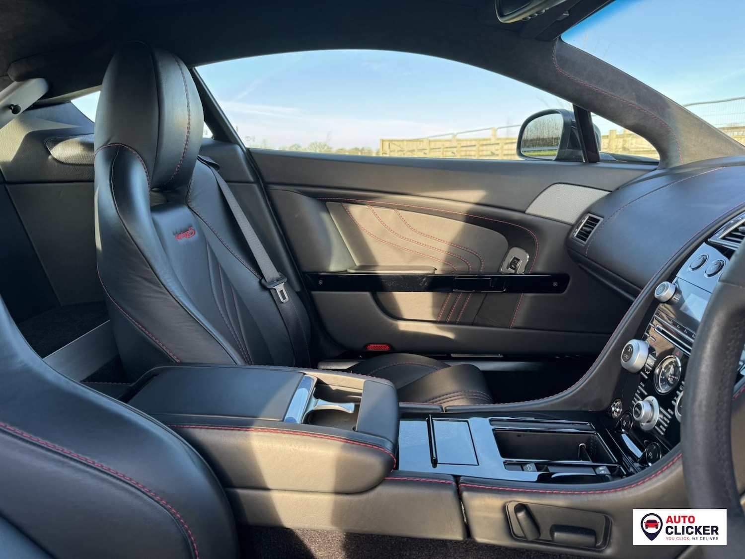 Used Aston Martin Vantage 2012 for sale - 76933414: Photo 30