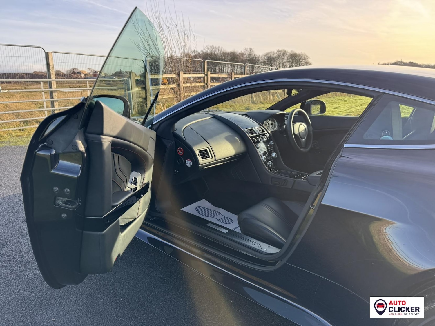 Used Aston Martin Vantage 2012 for sale - 76933414: Photo 33