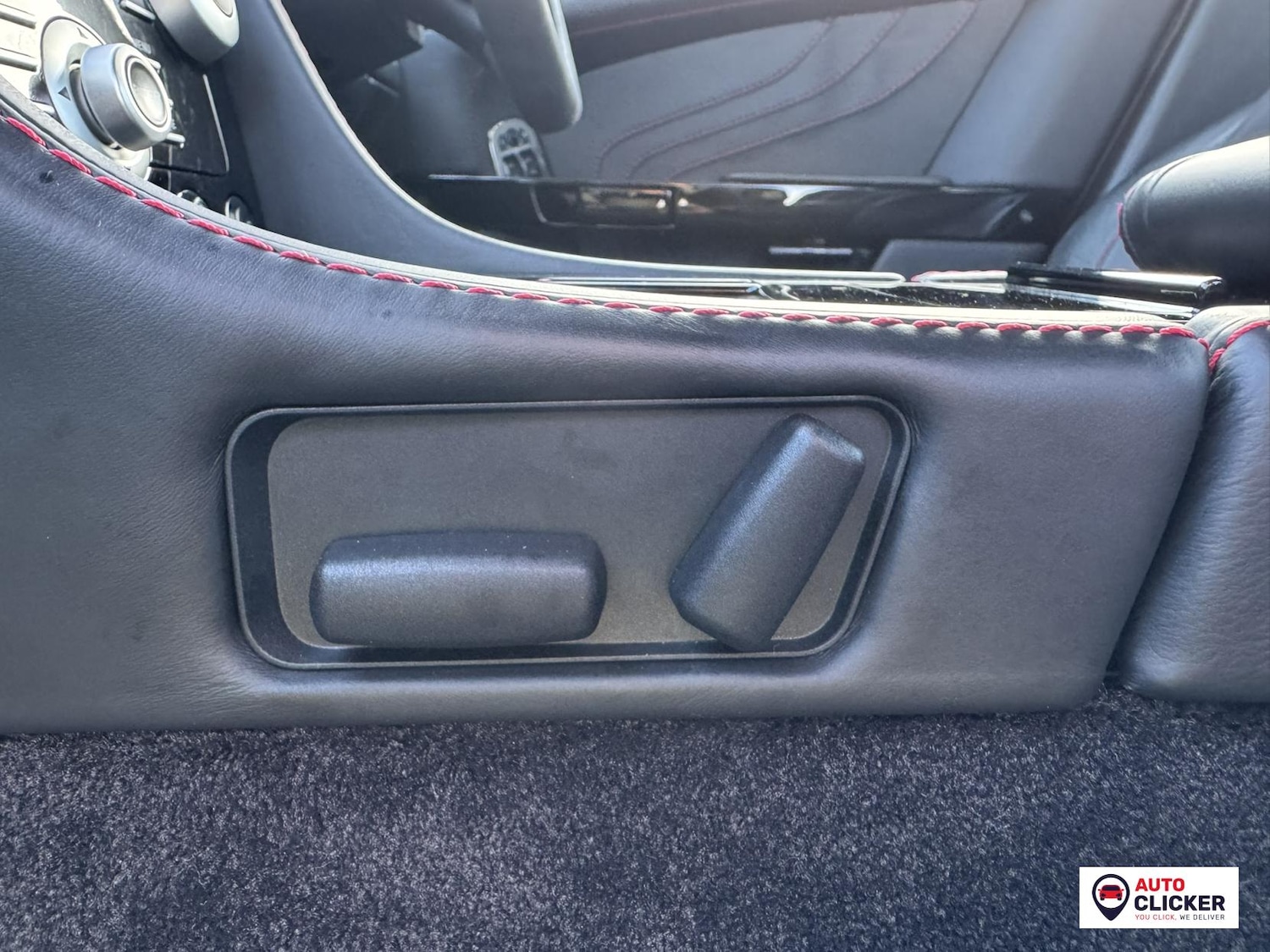 Used Aston Martin Vantage 2012 for sale - 76933414: Photo 40