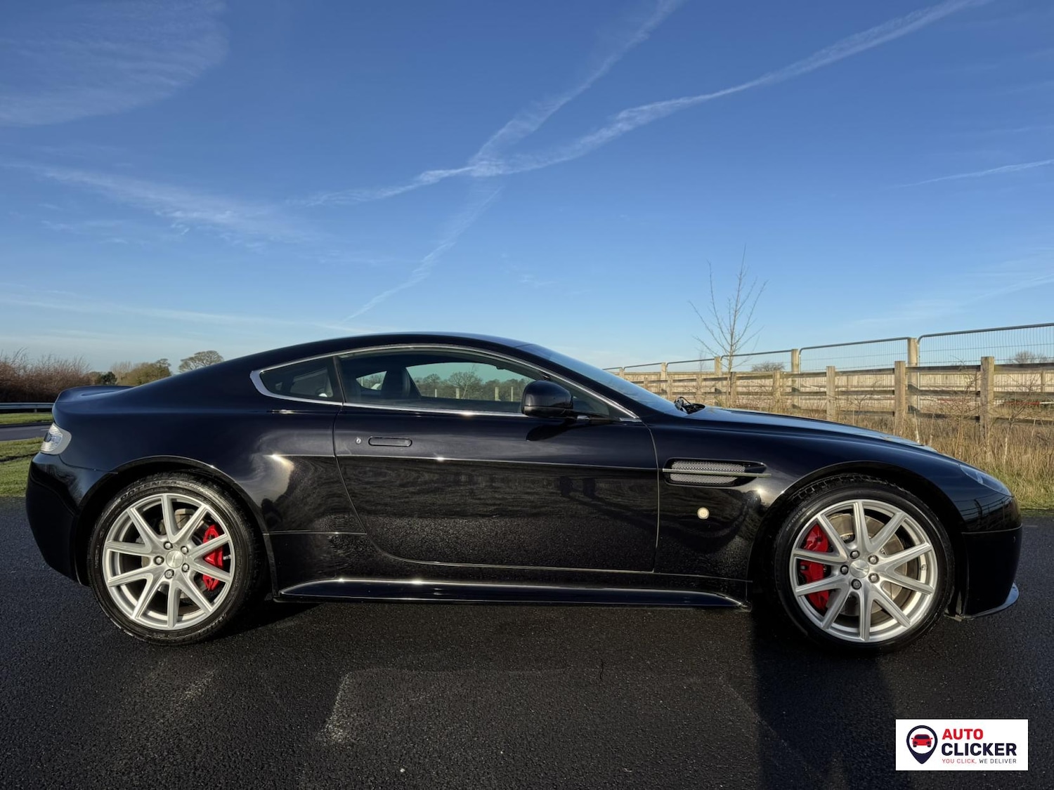 Used Aston Martin Vantage 2012 for sale - 76933414: Photo 6