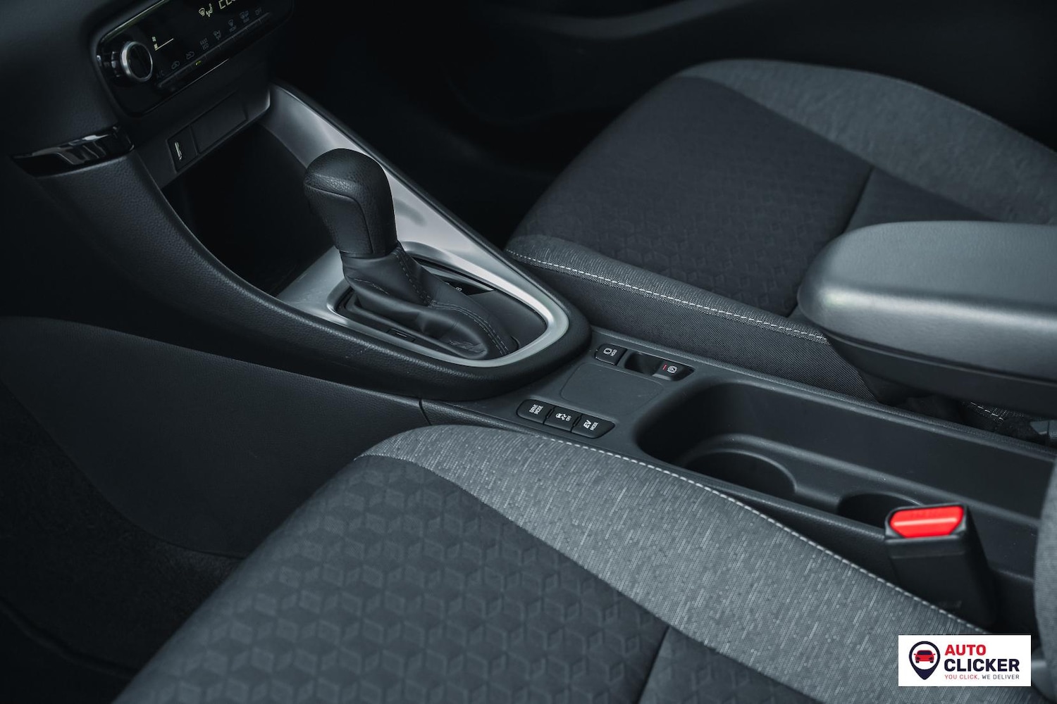 Used Toyota Yaris 2023 for sale - 77708371: Photo 53