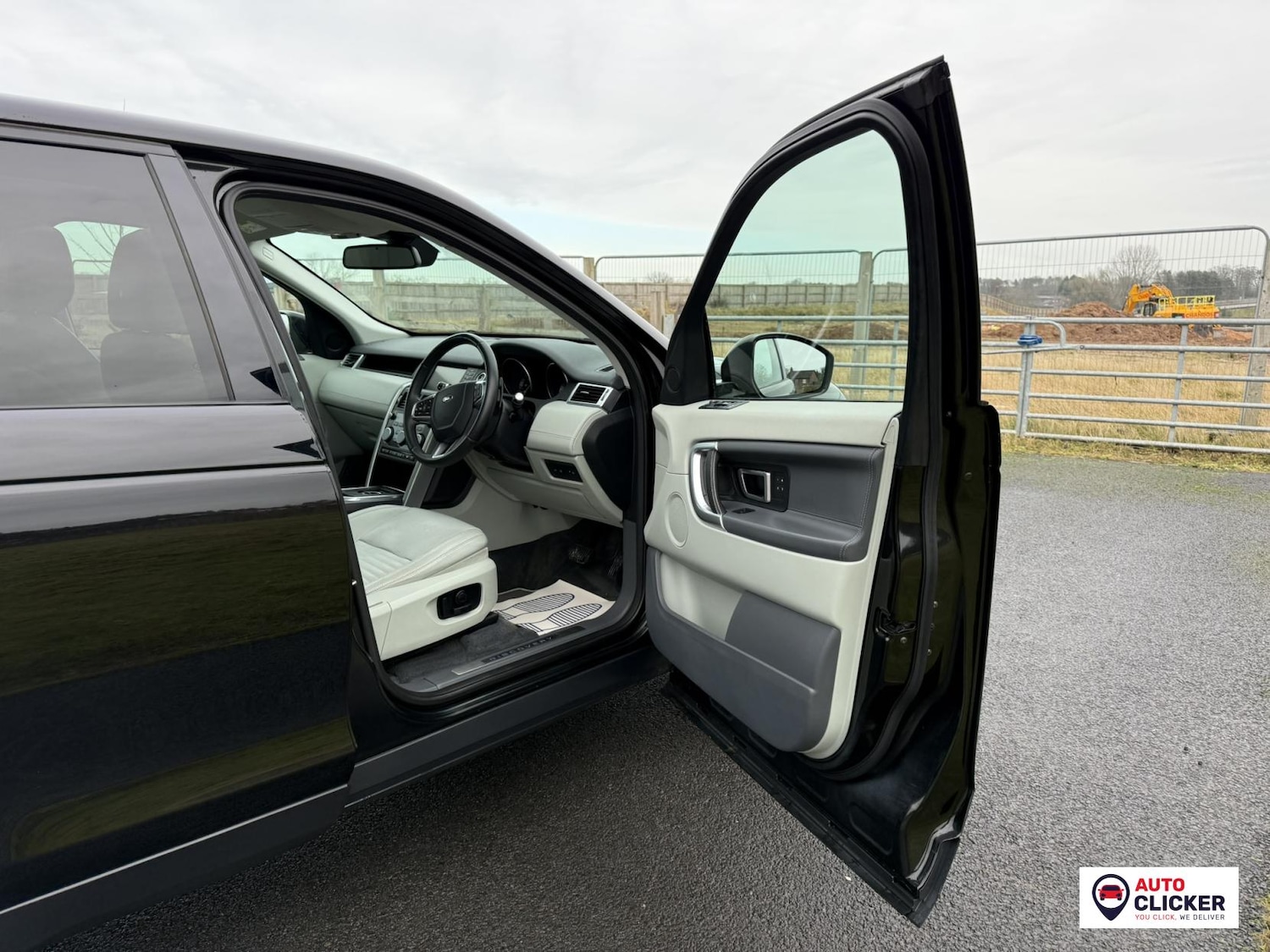 Used Land Rover Discovery Sport 2015 for sale - 77225352: Photo 31