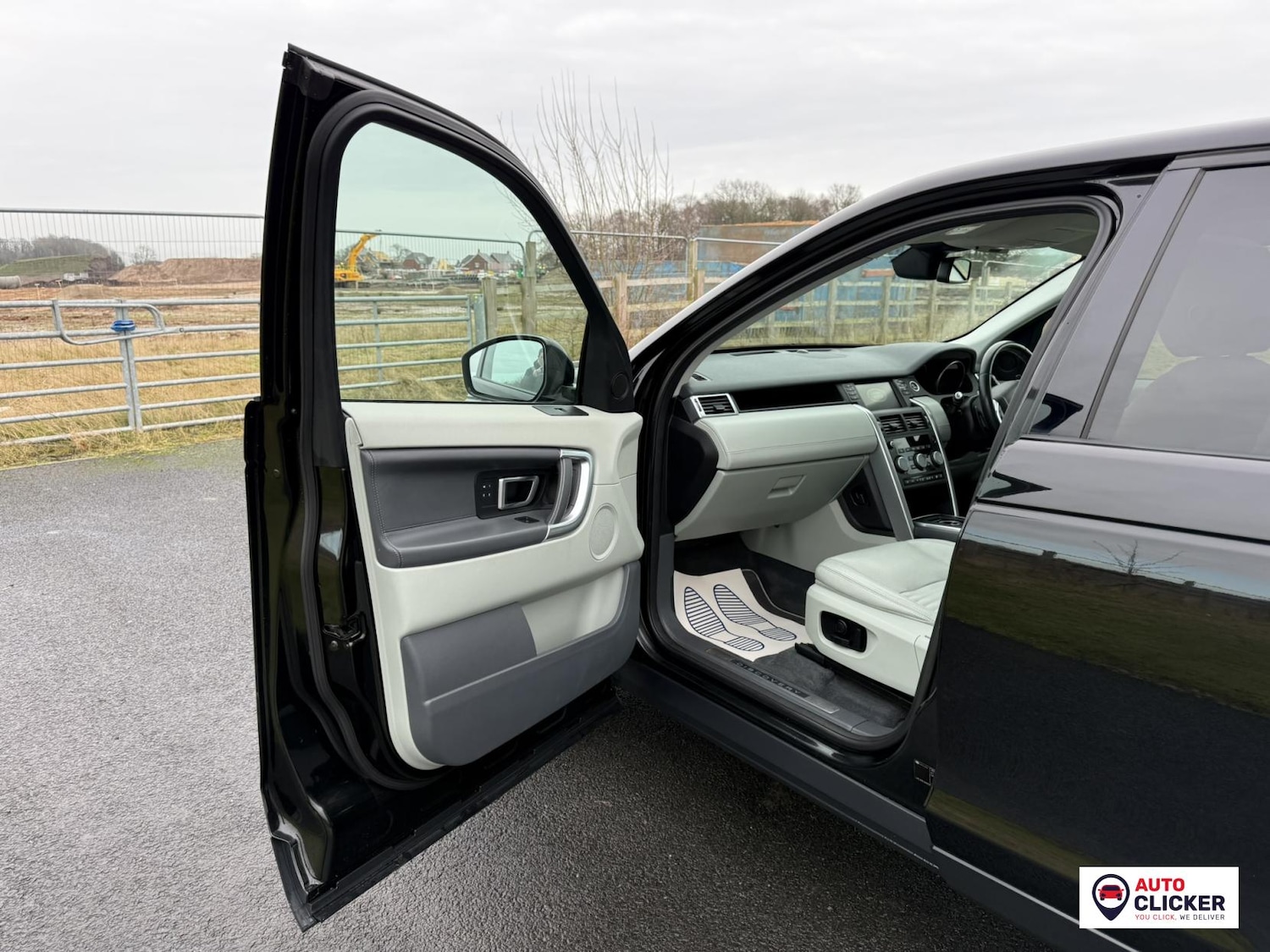 Used Land Rover Discovery Sport 2015 for sale - 77225352: Photo 46