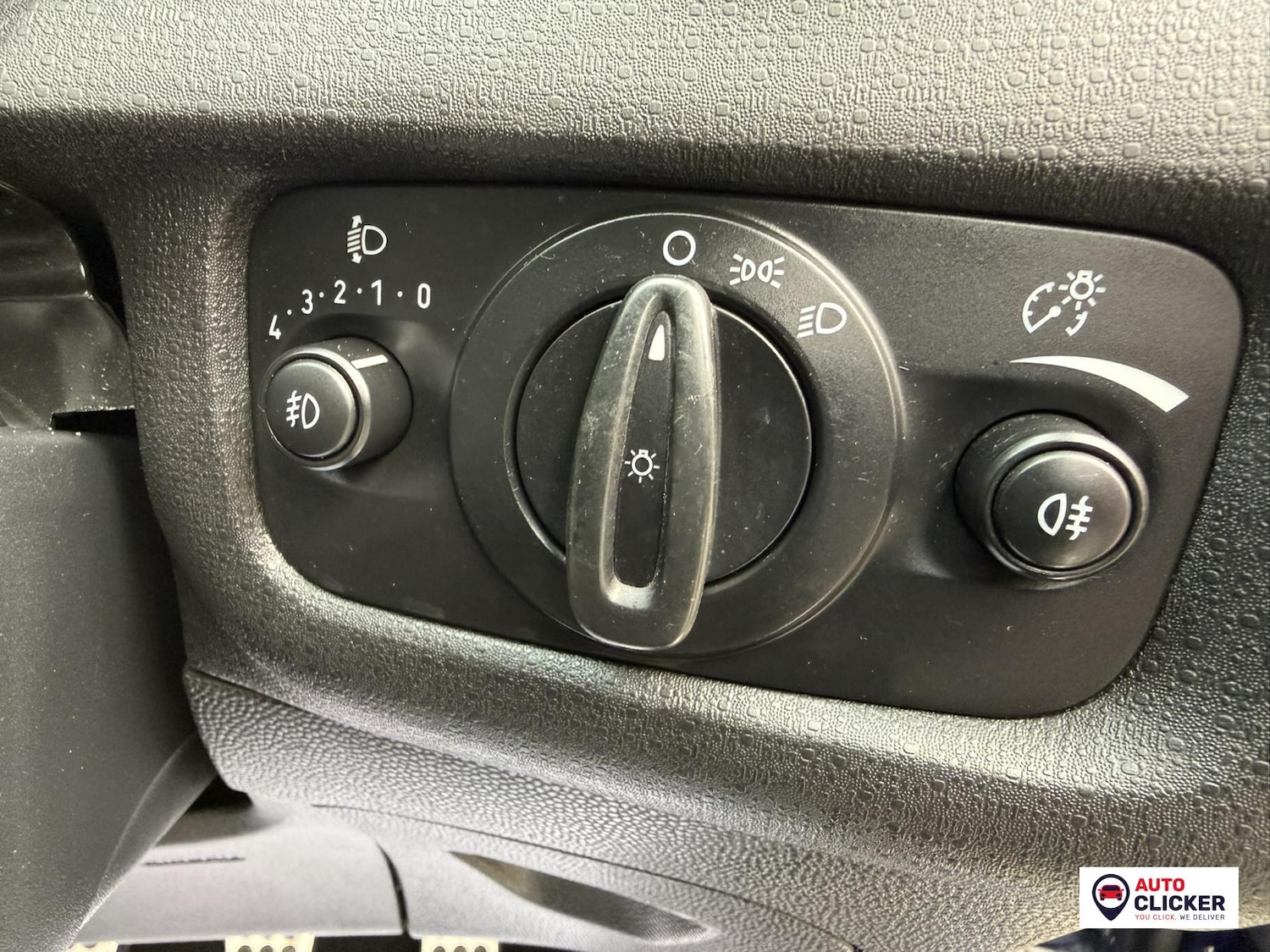 Used Ford Fiesta 2013 for sale - 77653318: Photo 25