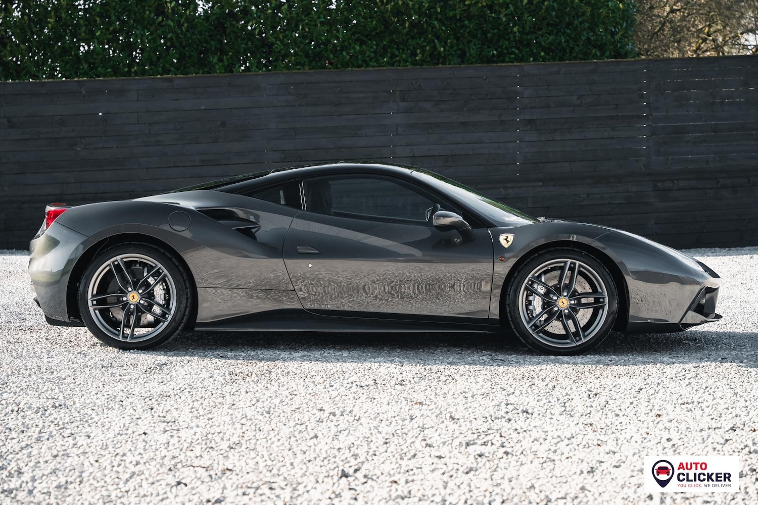 Used Ferrari 488 2017 for sale - 77564344: Photo 2