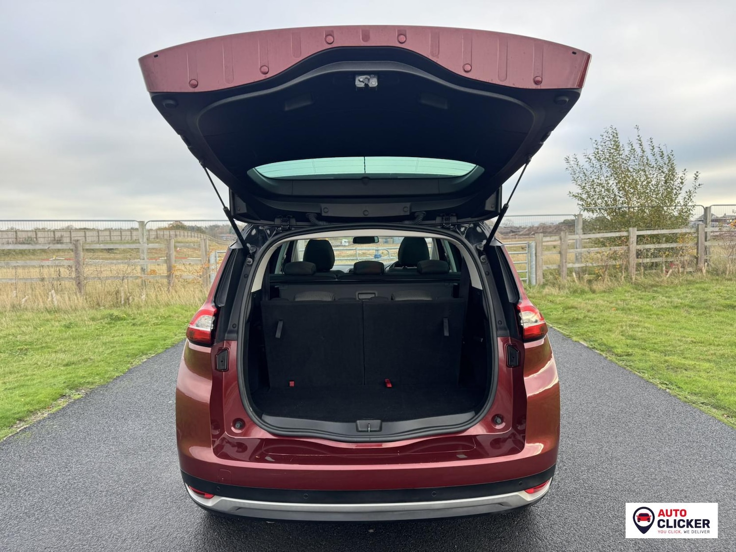 Used Renault Grand Scenic 2019 for sale - 76497779: Photo 37