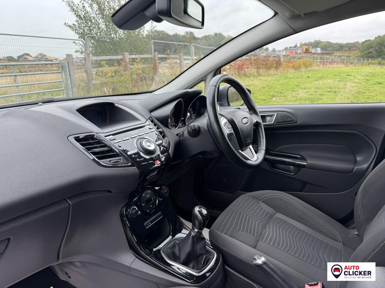 Used Ford Fiesta 2015 for sale - 76255516: Photo 41