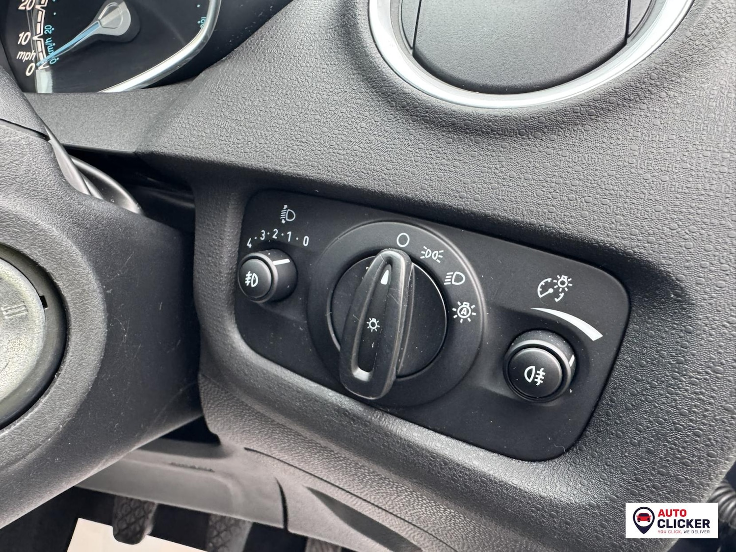 Used Ford Fiesta 2015 for sale - 76255516: Photo 46