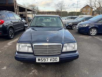 Used Mercedes-Benz E Class 1995 for sale - 77625894: Photo
